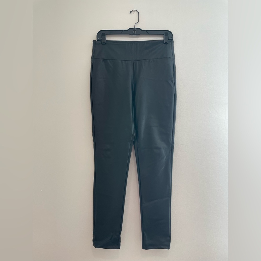Black faux leather leggings Medium pull on style Kendall & Kylie. NWOT